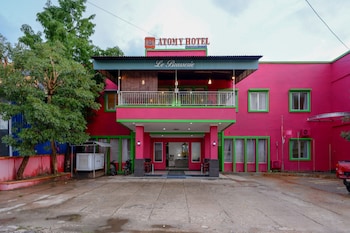 Atomy Hotel by RedDoorz